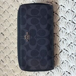 Coach Signature Black Zip Wallet